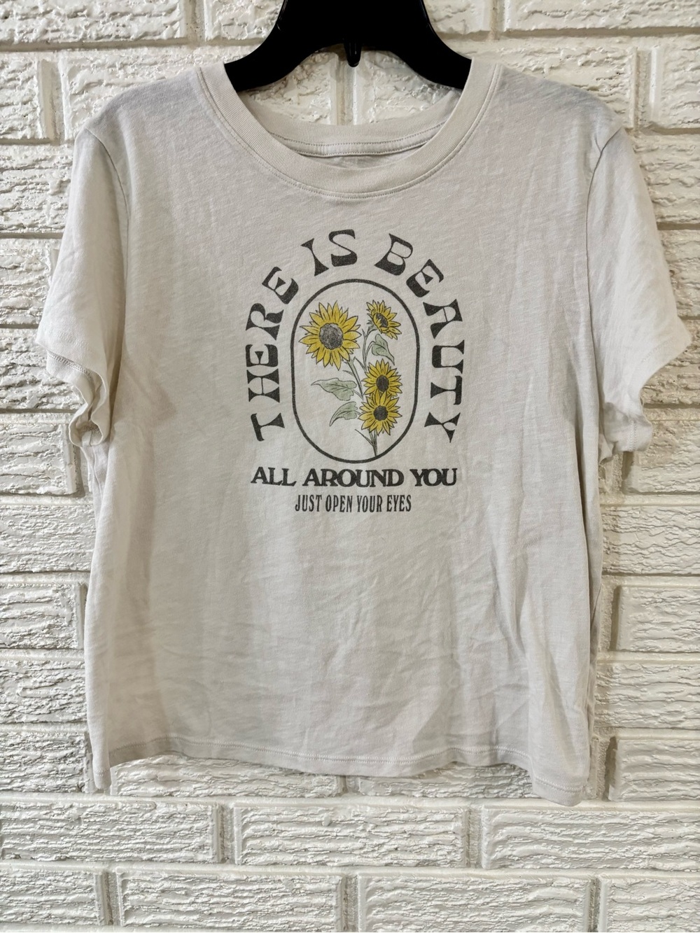 American Eagle White Sunflower Graphic Print Crew Neck Short Sleeve T-Shirt L